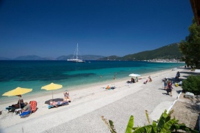 Happy Camp Mobile Homes in Camping Karavomilos Beach